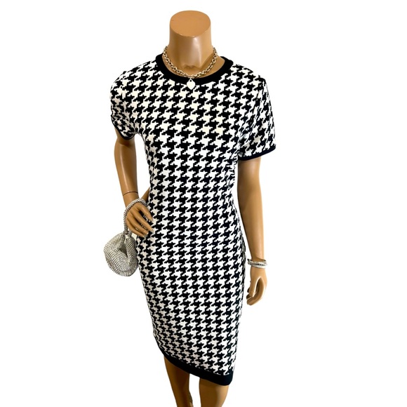 SHEIN Dresses & Skirts - Amazingly stunning Dress 😊✨👗💎